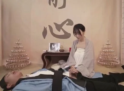 Cô nữ tu xinh đẹp và vị đạo sĩ bị thương